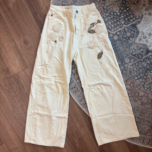 Anthropologie Pilcro Embroidered Cropped Bow Pants - Picture 2 of 10